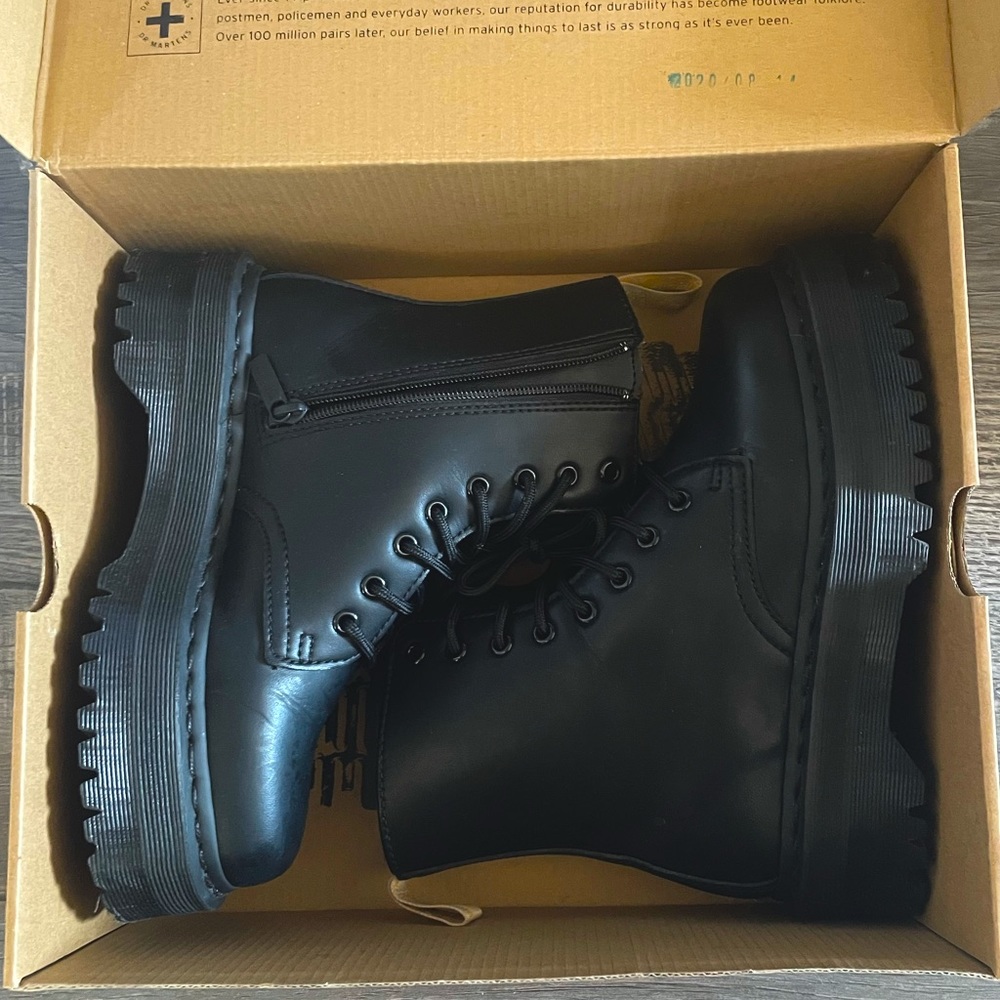 VEGAN PLATFORM BLACK DR MARTEN BOOTS! BARELY WORN, NOT BROKEN IN!